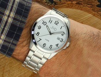 Elegancki zegarek męski JVD J1131.1 z mechanizmem Miyota, stalową kopertą 40 mm, mineralnym szkłem hartowanym, luminescencyjnymi wskazówkami i wodoszczelnością 5 ATM.2.jpg