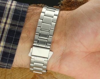 Elegancki zegarek męski JVD J1131.1 z mechanizmem Miyota, stalową kopertą 40 mm, mineralnym szkłem hartowanym, luminescencyjnymi wskazówkami i wodoszczelnością 5 ATM4.jpg