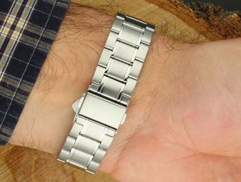 Elegancki zegarek męski JVD J1131.2 z mechanizmem Miyota, stalową kopertą 40 mm, mineralnym szkłem hartowanym, luminescencyjnymi wskazówkami i wodoszczelnością 5 ATM.4.jpg