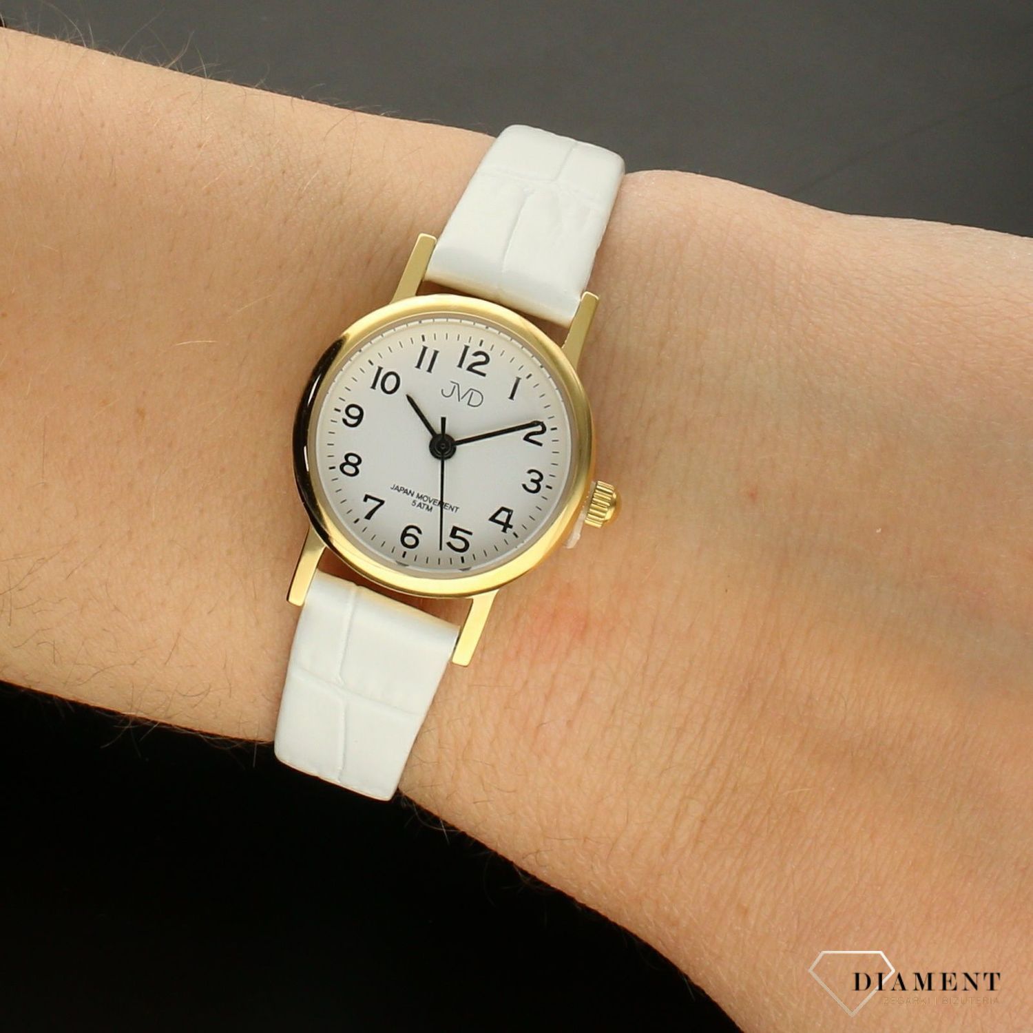 Zegarek dla dziewczynki biały JVD J4010.6 komunijny. Zegarek dziecięcy biały. Zegarek dla dziewczynki na pasku. Zegarek na Komunię Św. Zegarek idealny pomysł na.jpg