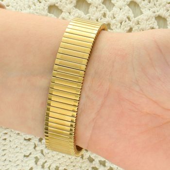 Damski zegarek JVD J4012.8 złoty 30 mm – elegancki zegarek z bransoletą i wodoodpornością 5 ATM (1).jpg