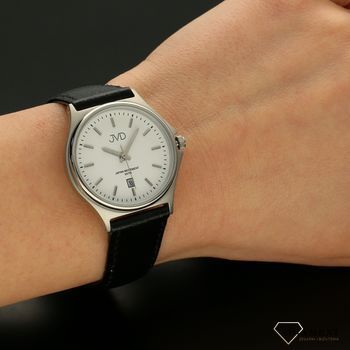 Zegarek damski JVD J4151.1 Klasyczny na czarnym pasku. Tarcza zegarka w kolorze białym z indeksami w kolorze srebrnym zapewnia przejrzysty i nowoczesny wygląd (5).jpg