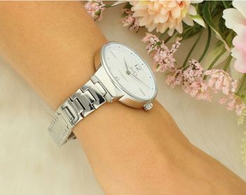 Zegarek damski JVD J4192.1 – stal nierdzewna, średnica 32 mm, pasek klasyczny, mechanizm Miyota, szkło mineralne, wodoszczelność 5 ATM. Klasyczny i elegancki.5s.jpg