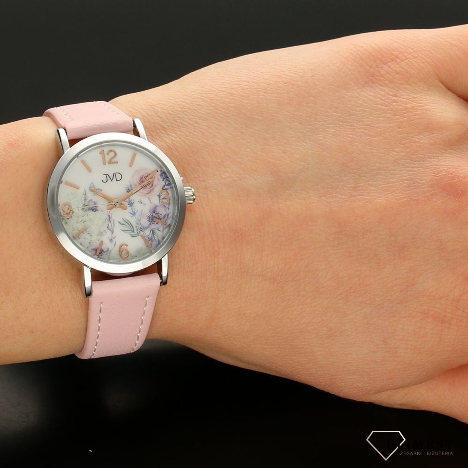 Zegarek dziecięcy z ozdobna tarczą w kwieciste wzory. Zegarek z skórzanym paskiem w kolorze pudrowego różu. Darmowa wysyłka i grawer gratis!.jpg