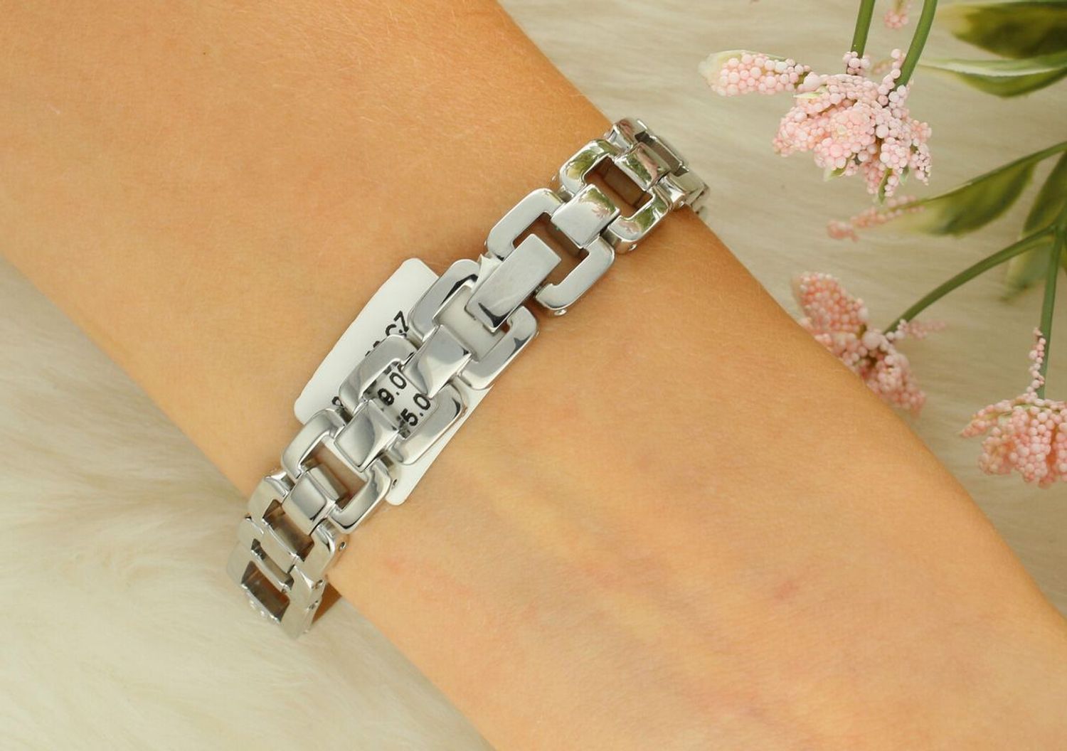 Zegarek damski JVD JC065.1 – elegancki, srebrny z cyrkoniami  Sklep Diament.jpg