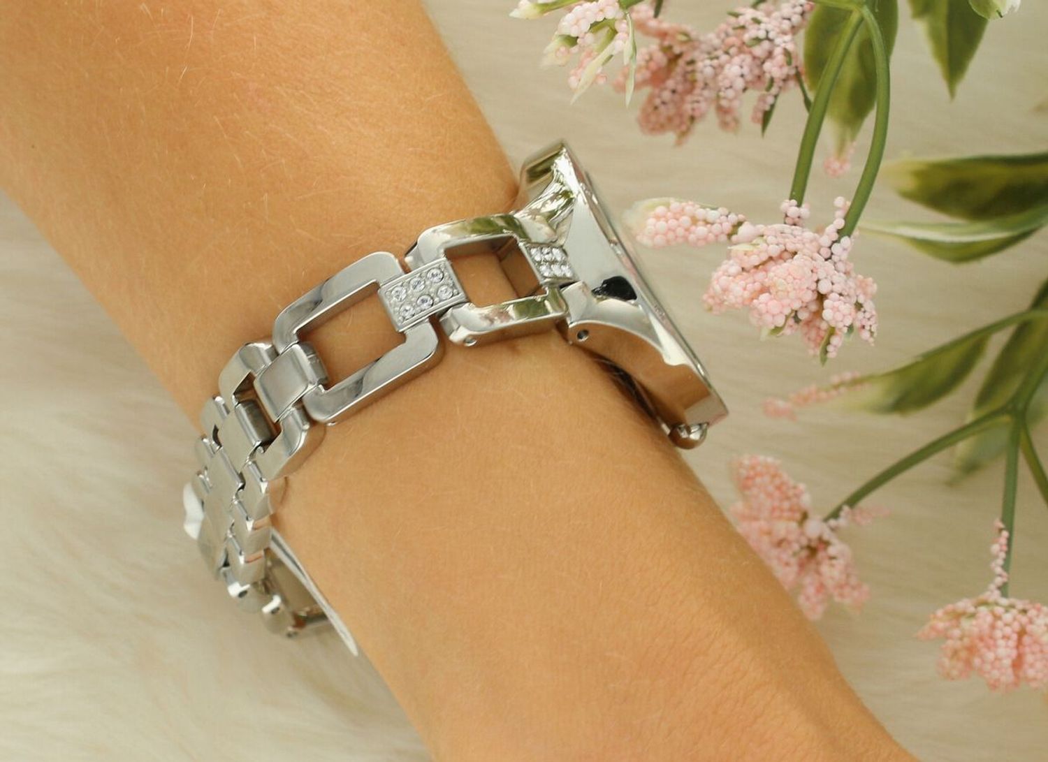 Zegarek damski JVD JC065.1 – elegancki, srebrny z cyrkoniami  Sklep Diament.jpg