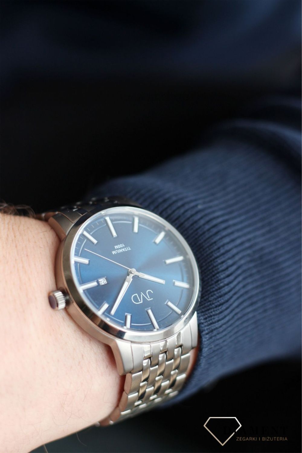 Zegarek męski na bransolecie tytanowy JVD JE2004.2. Zegarek męski srebrny. Zegarek tytanowy. Zegarek męski na bransolecie. Zegarek z datownikiem. Zegarek męski klasy.jpg