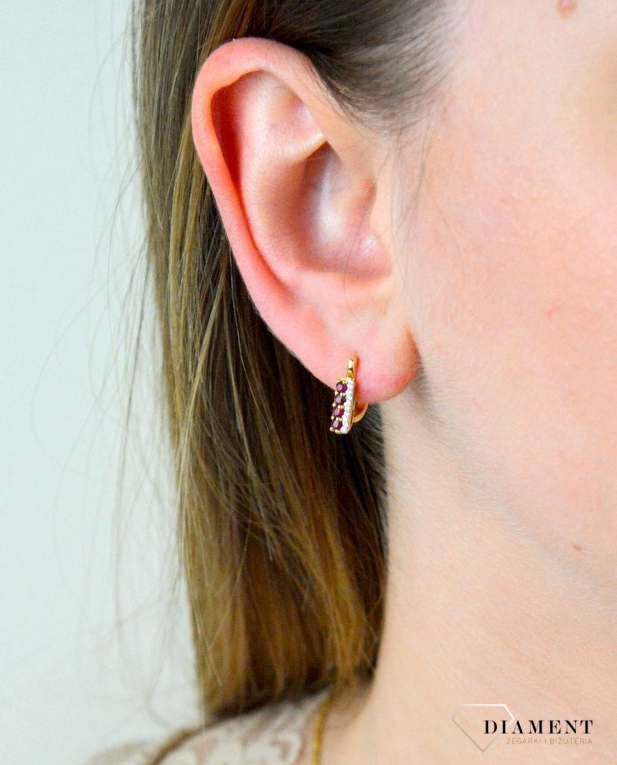 Złote kolczyki  Kolumna Rubinów z Diamentami  585 DIAMENT JE5317RBY.jpg