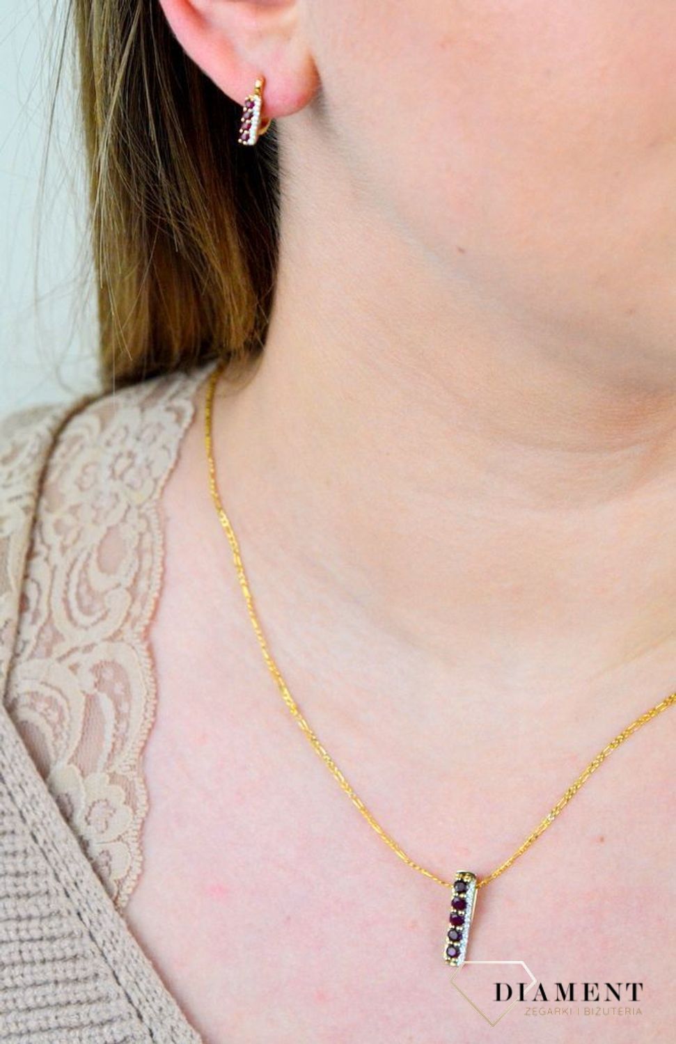 Złote kolczyki  Kolumna Rubinów z Diamentami  585 DIAMENT JE5317RBY.jpg