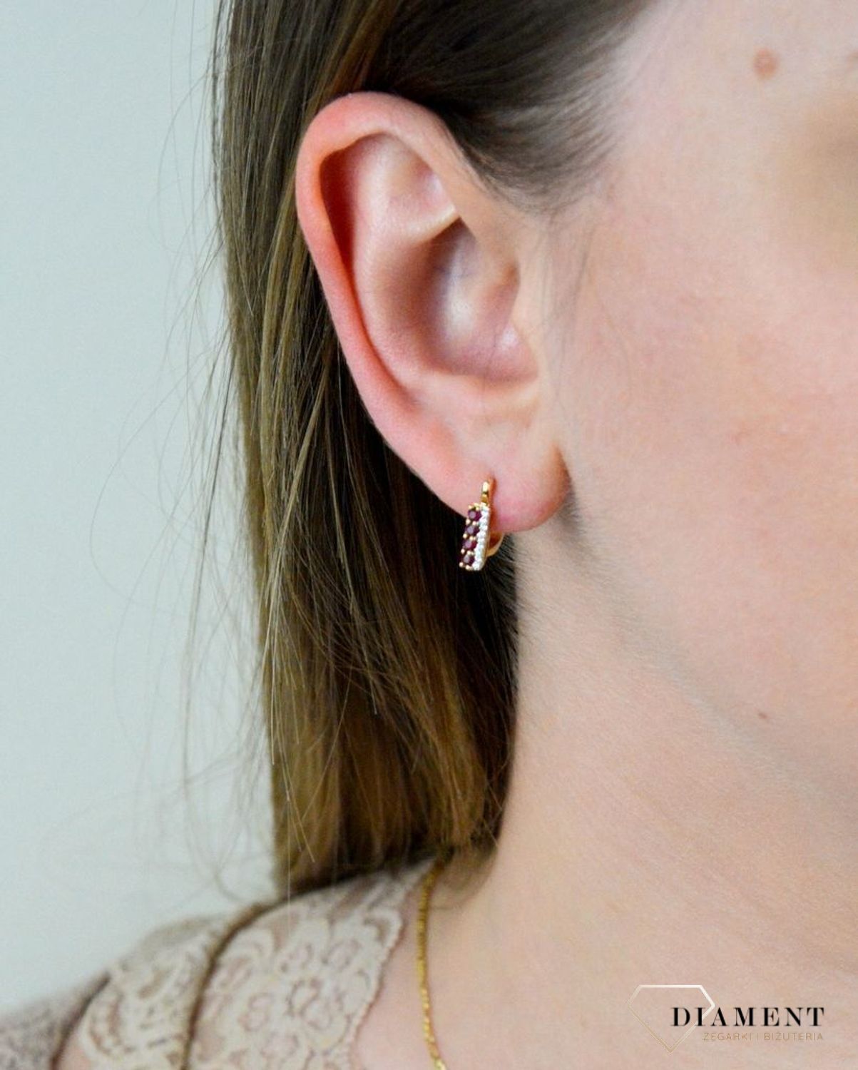 Złote kolczyki  Kolumna Rubinów z Diamentami  585 DIAMENT JE5317RBY.jpg