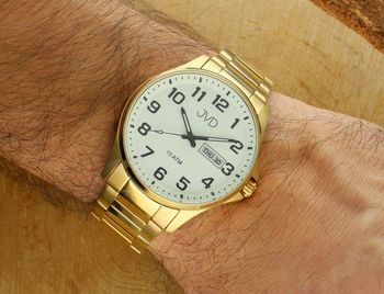 Zegarek Męski JVD JE611.8 - złota koperta, stalowa bransoleta, okno datownika ręka.jpg