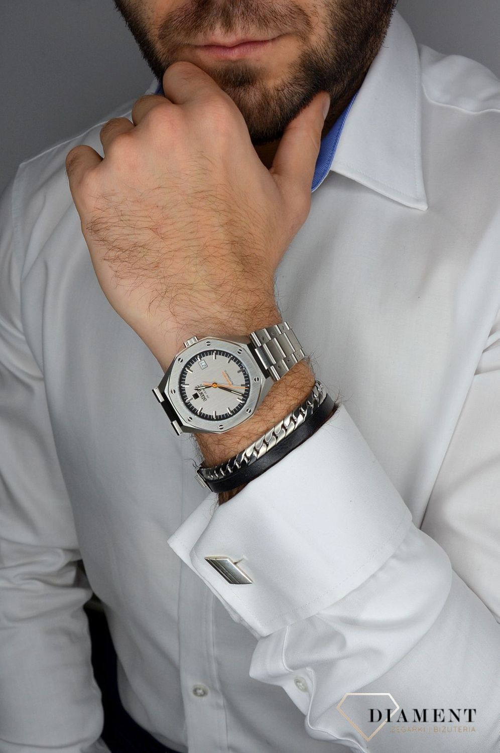 Bransoletka męska Fossil ze skóry naturalnej i stalową bransoletą JF03634040. Bransoletka męska Fossil. Bransoletka męska ze skóry naturalnej w kolorze czarnym oraz stalową bransoletą, razem tworzą modne połączenie..jpg