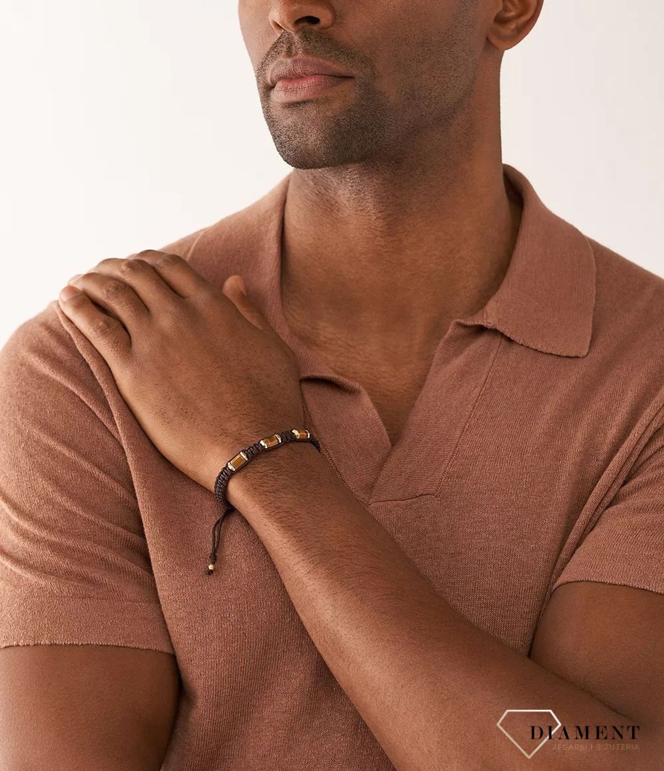 Bransoletka męska z kamieniami Tygrysie oko pleciony sznurek FOSSIL JF04471710. Markowa męska biżuteria na prezent. Bransoletka o modnym charakterze pasująca do każdego mężczyzny, który lubi now 4.jpg