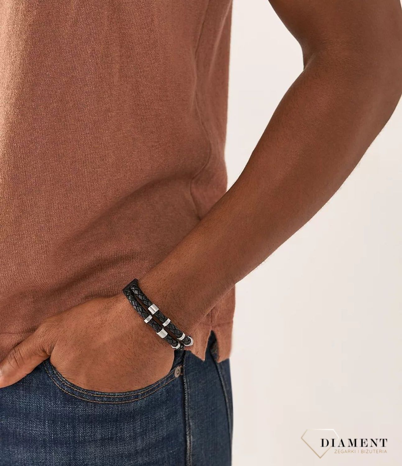 Bransoletka męska skórzany pasek FOSSIL JF04473040. Markowa męska biżuteria na prezent. Bransoletka o modnym charakterze pasująca do każdego mężczyzny, który lubi nowoczesne dodatki. 2.jpg