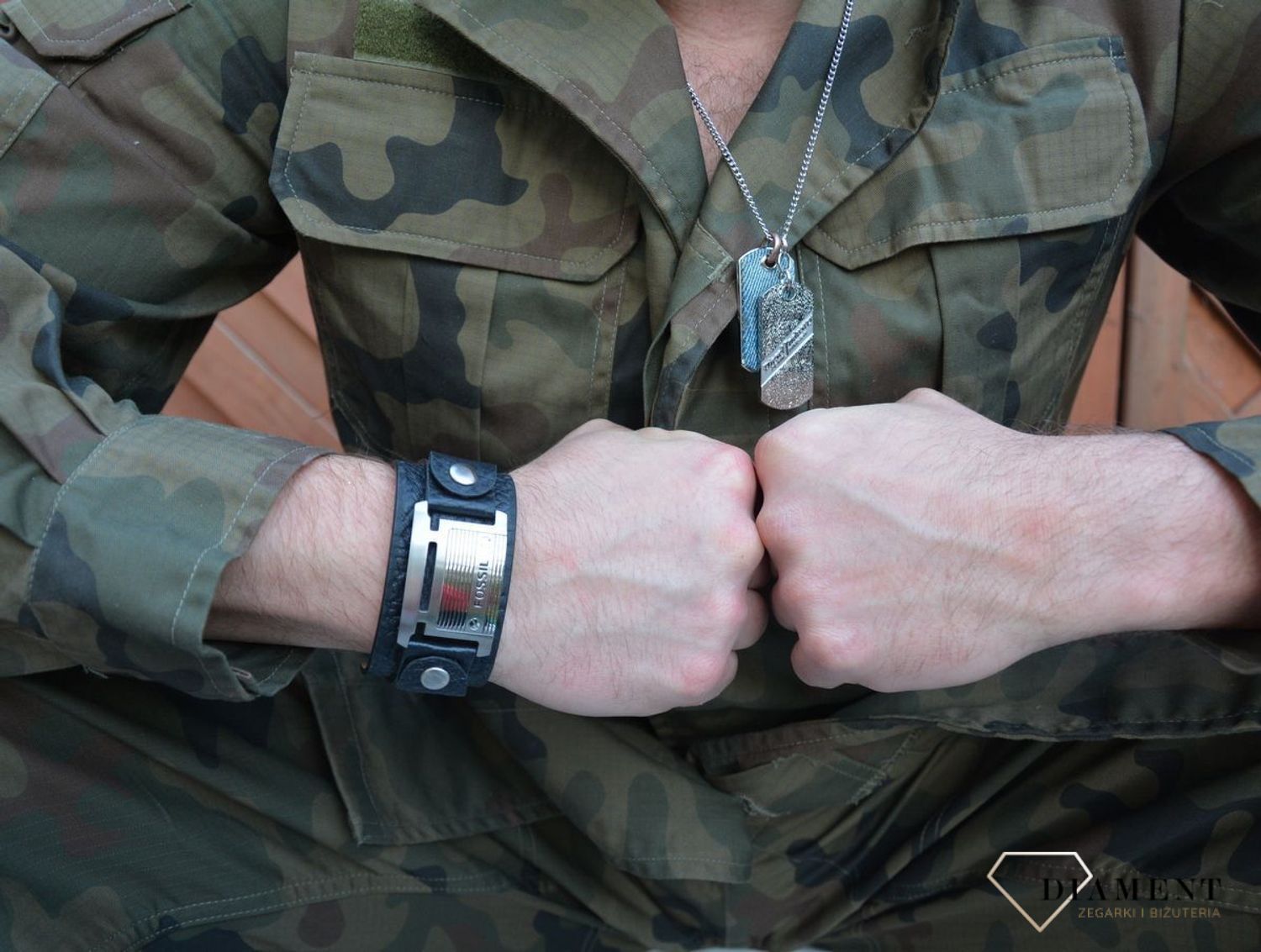 Bransoleta męska Fossil JF84816040.jpg