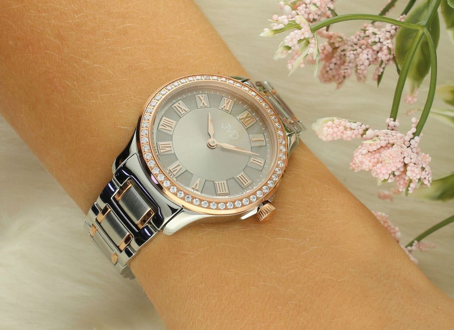 Zegarek damski JVD JG1022.2 – elegancki, biżuteryjny, stal nierdzewna, różowe złotoa (1).jpg