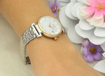 Zegarek damski JG1030.2 JVD ze stalową kopertą z powłoką IPRose, szkłem mineralnym hartowanym i japońskim mechanizmem Miyota. Elegancki, biżuteryjny zegarek z funkcją daty 3.jpg