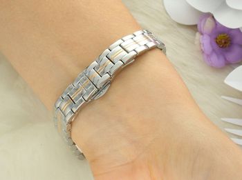 Zegarek damski JG1030.2 JVD ze stalową kopertą z powłoką IPRose, szkłem mineralnym hartowanym i japońskim mechanizmem Miyota. Elegancki, biżuteryjny zegarek z funkcją daty 4.jpg