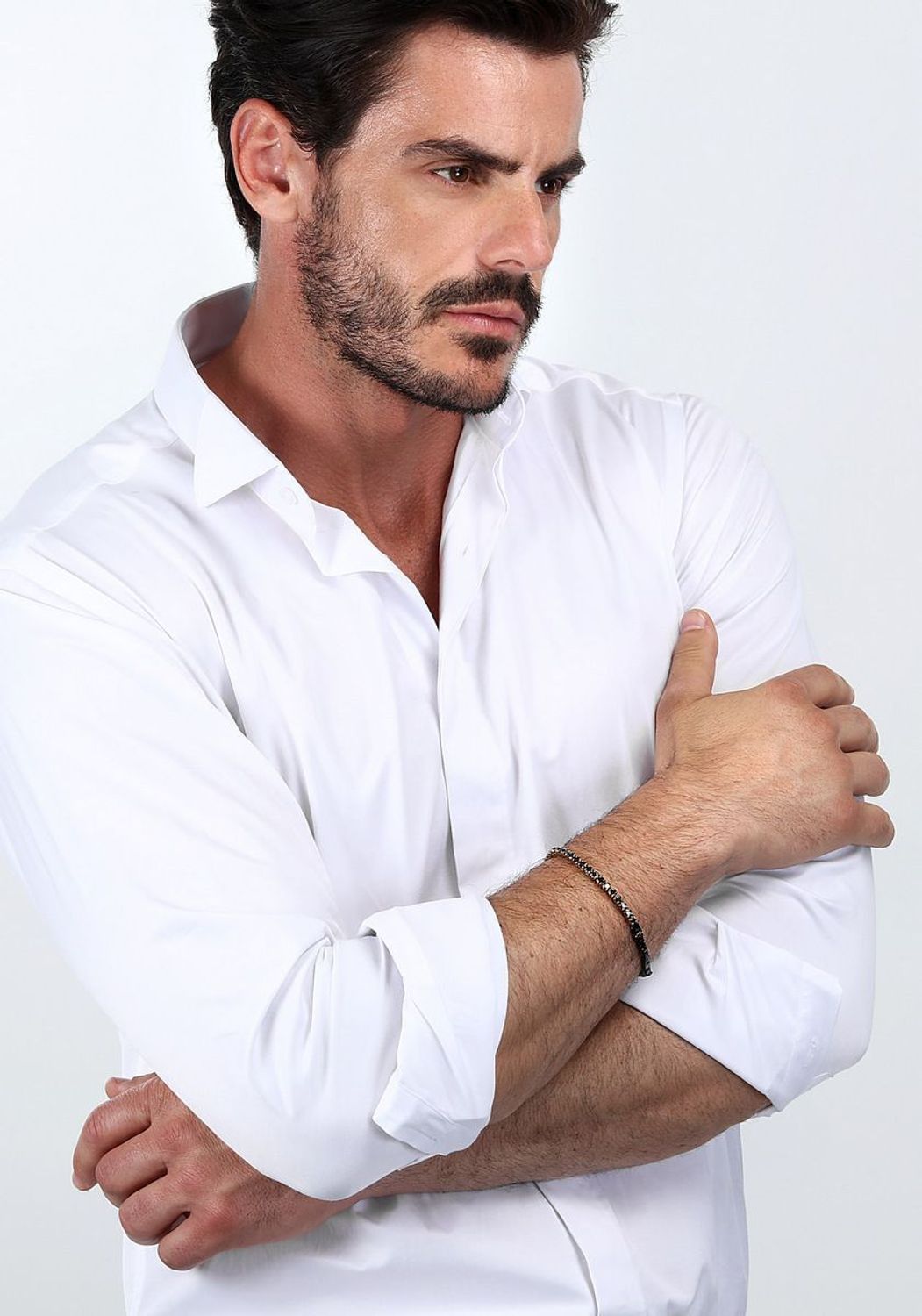 Złota bransoletka męska Maserati z czarnymi kamieniami JM222AVC01 stal.👍Bransoletki męskie Maserati 🎁 Bransoletki z grawerem Maserati (2).jpg