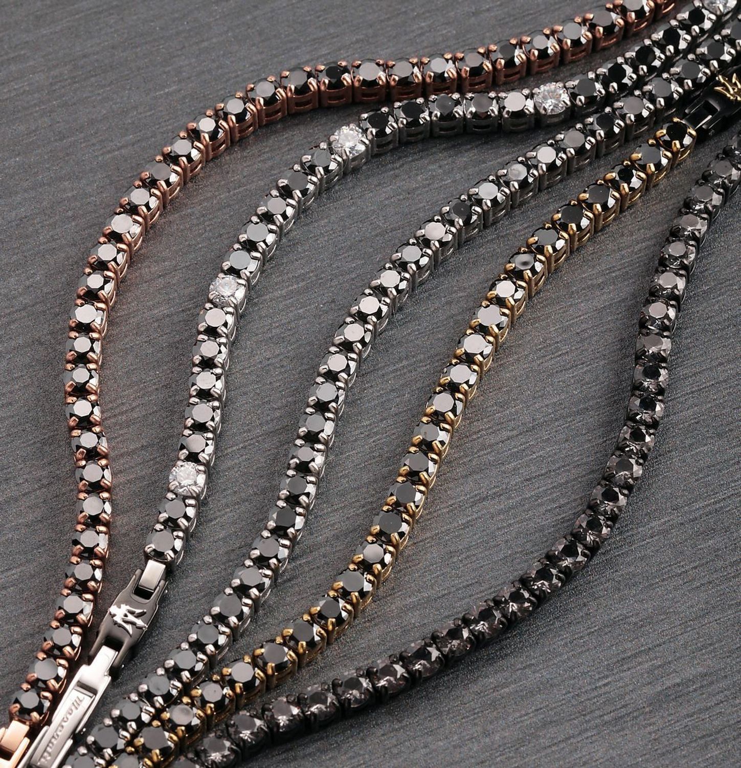 Bransoletka męska stalowa Maserati z czarnymi cyrkoniami JM222AVC02👍Bransoletki męskie Maserati 🎁 Bransoletki z grawerem Maserati (6).jpg