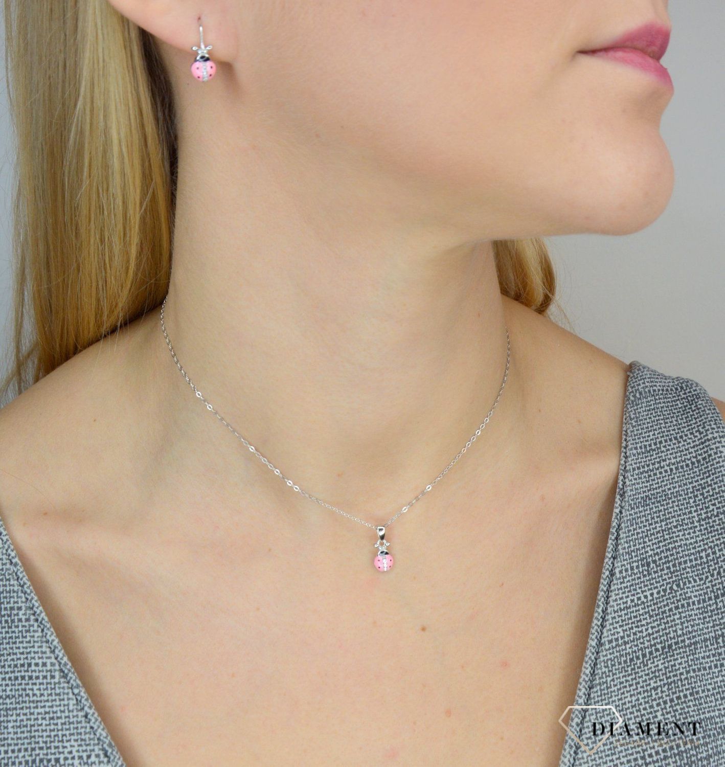 Naszyjnik srebrny dla dziewczynki różowa biedronka JMAD0001PN38.jpg