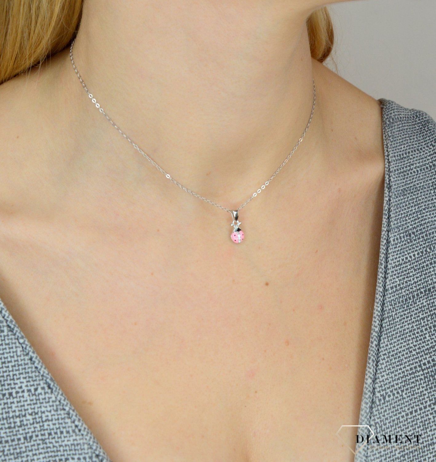 Naszyjnik srebrny dla dziewczynki różowa biedronka JMAD0001PN38.jpg