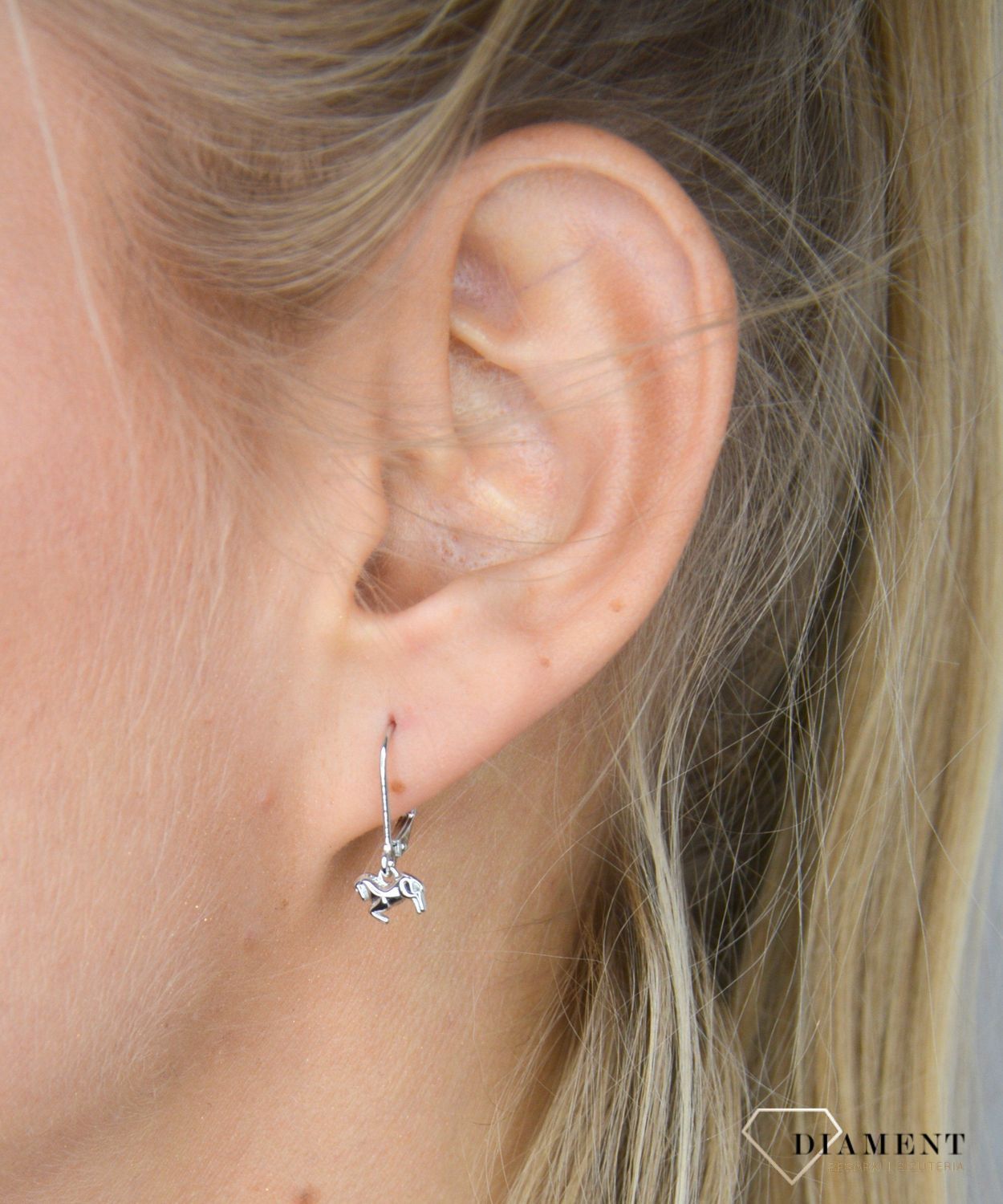 Kolczyki srebrne wiszące koniki JMAD0002SE00.jpg