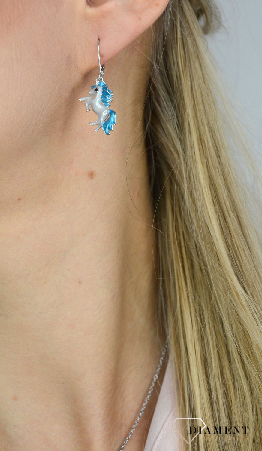 Srebrne kolczyki dla dziewczynki niebieski jednorożec JMAD0011TE00..jpg