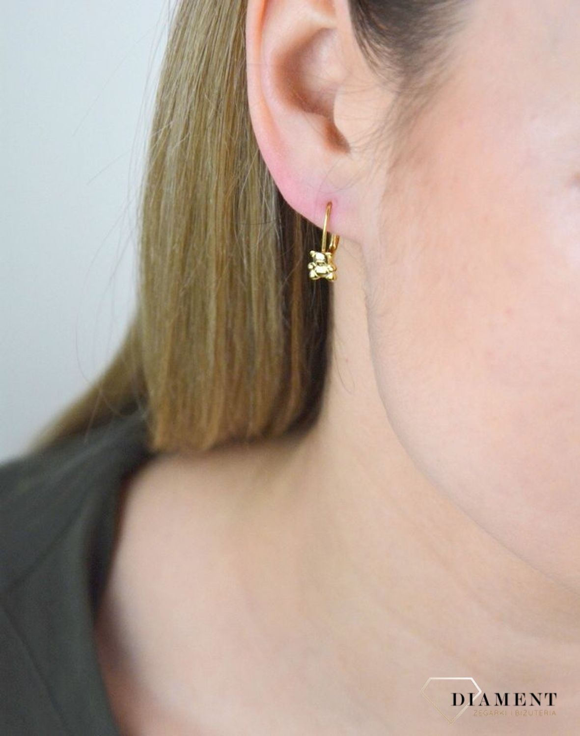 Kolczyki srebrne  pozłacane misie  925 DIAMENT JMAD0013GE00. Pozłacane kolczyki wykonane z najwyższej próby srebra o formacie delikatnych misiów. Dziecięca biżuteria idealna na prezent.jpg