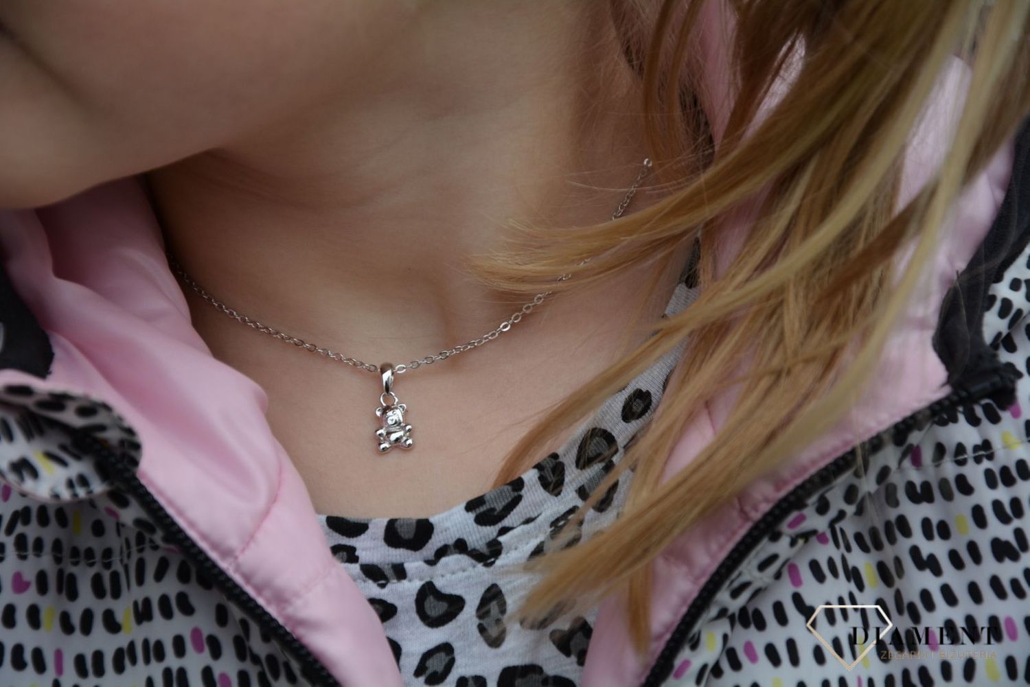 Naszyjnik srebrny dla dziewczynki mały miś JMAD0013SN38.jpg