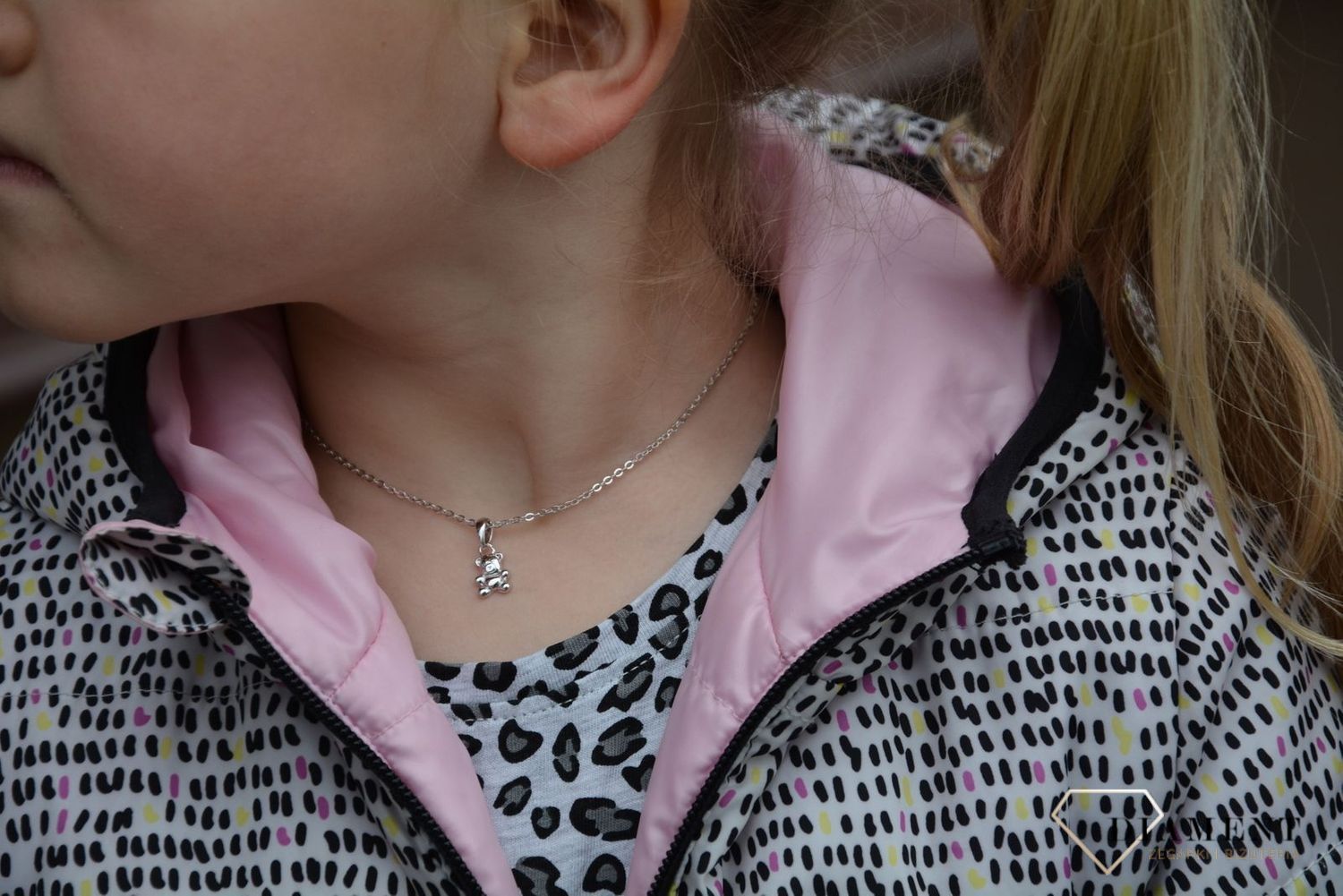 Naszyjnik srebrny dla dziewczynki mały miś JMAD0013SN38.jpg