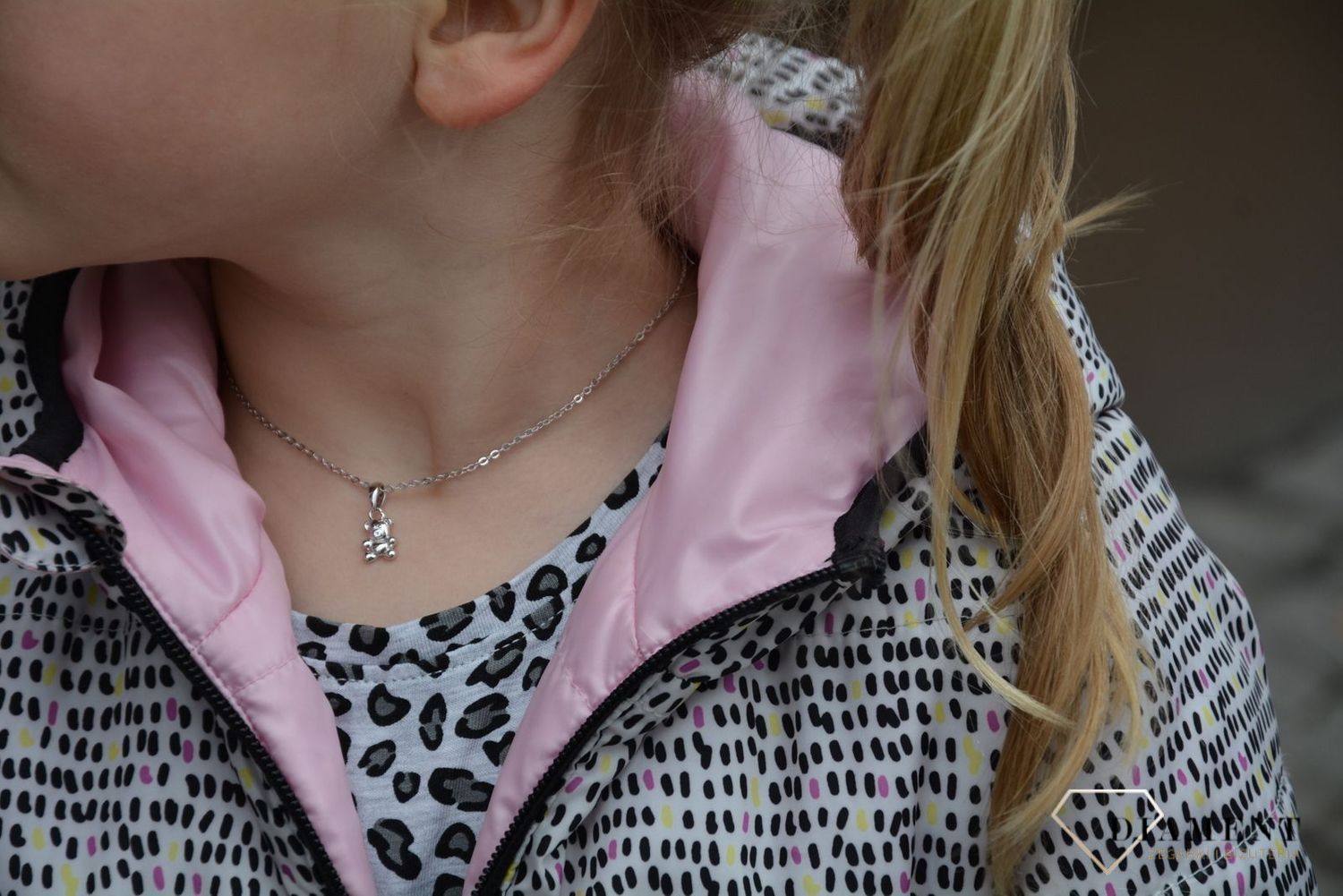 Naszyjnik srebrny dla dziewczynki mały miś JMAD0013SN38.jpg