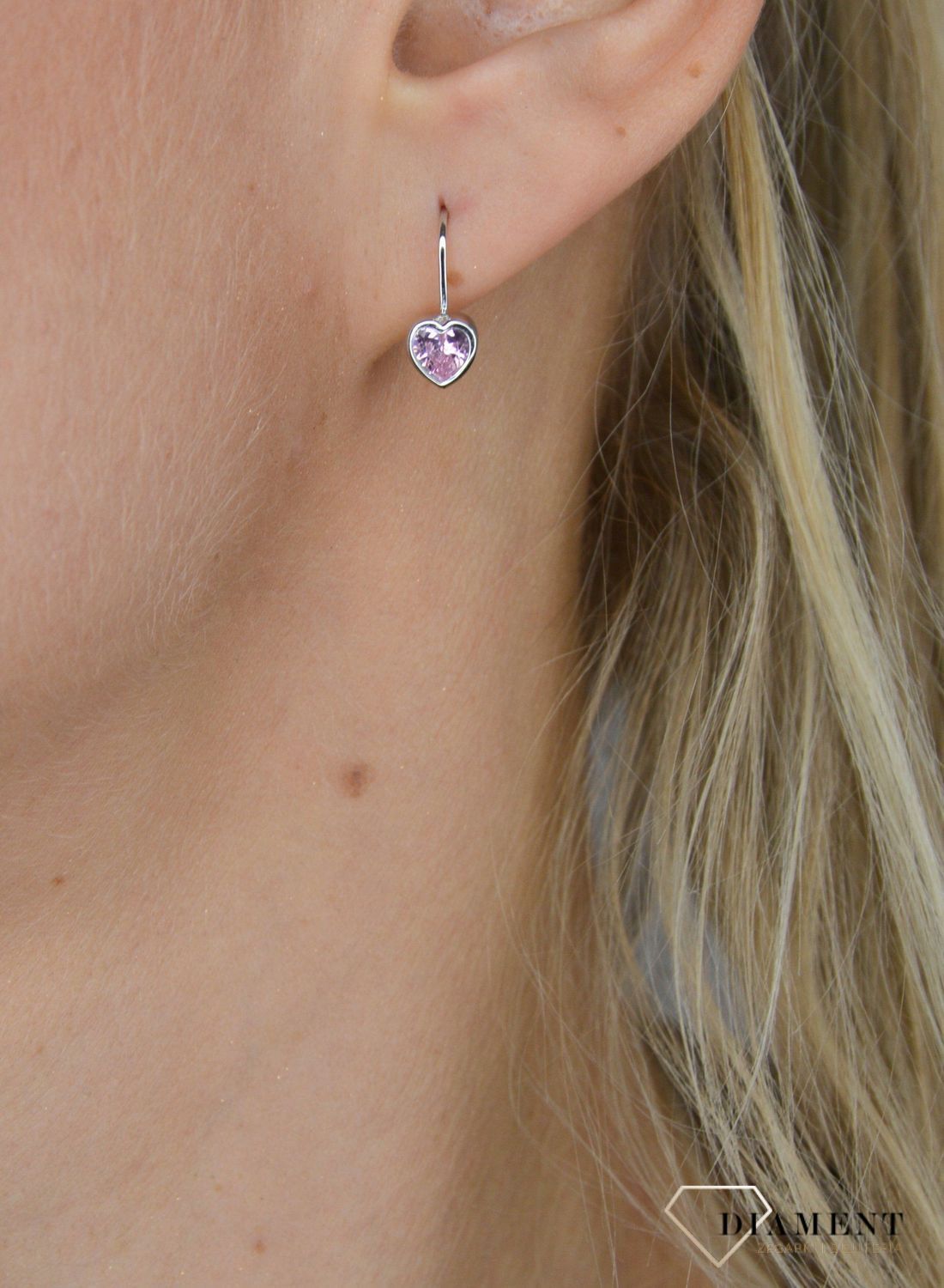 Kolczyki srebrne różowe serca z cyrkonnii JMAD0015PE01.jpg