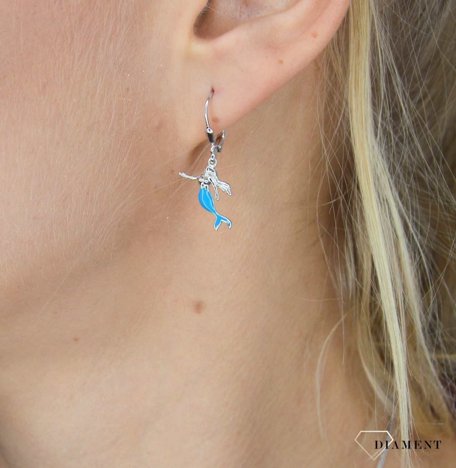 Kolczyki srebrne wiszące syreny JMAD0016SE00. ✅ Kolczyki srebrne wiszące syreny w kolorze niebieskim. ✅.jpg