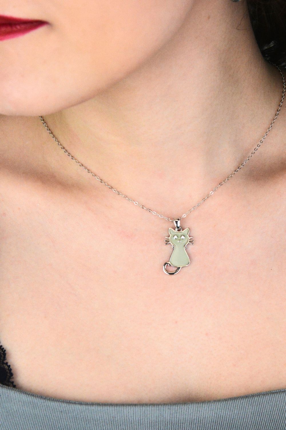 Naszyjnik MINET dziecięcy srebrny kot świecący w ciemności - Ag 925.jpg