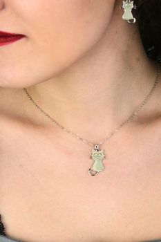 Dziecięcy srebrny naszyjnik MINET KOT świecący w ciemności. Rodowane srebro Ag 925, lekki, bezpieczny i idealny na prezent dla dzieci. Sprawdź! (3).jpg