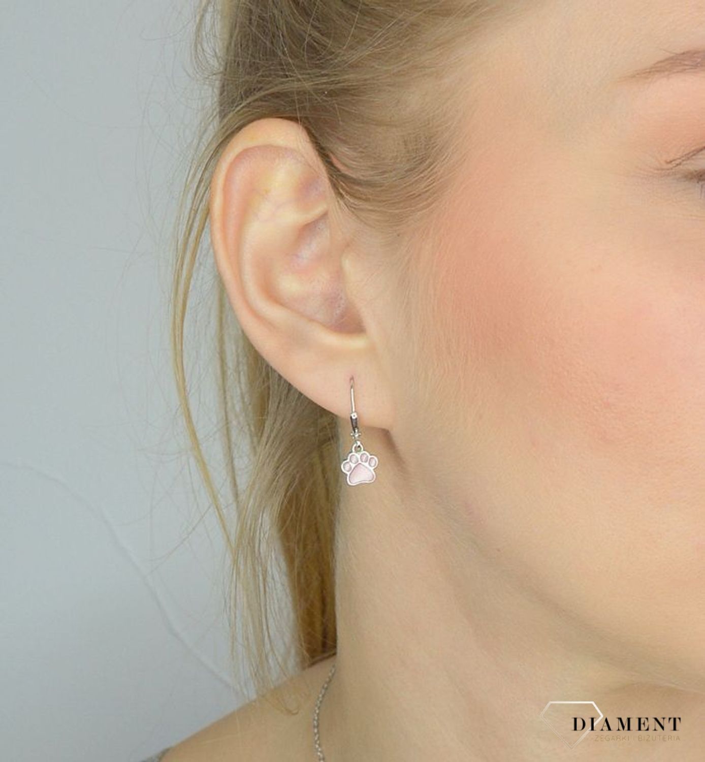 Srebrne kolczyki dla dziewczynki różowa łapka JMAD0025PE00.jpg