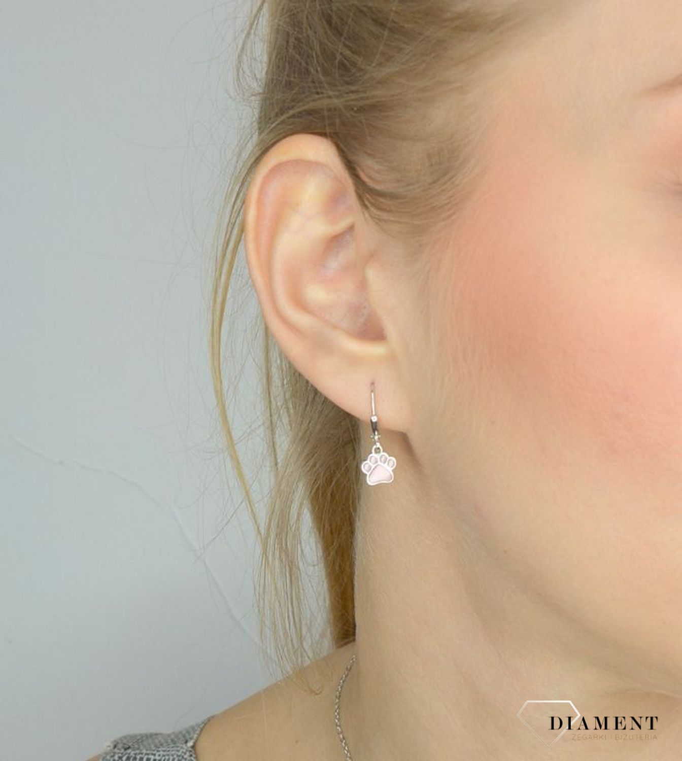 Srebrne kolczyki dla dziewczynki różowa łapka JMAD0025PE00.jpg