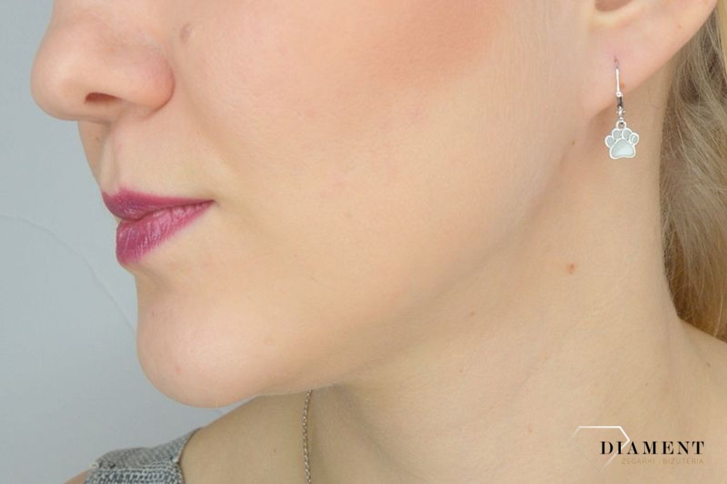 Srebrne kolczyki dla dziewczynki łapka zwierzaka.jpg