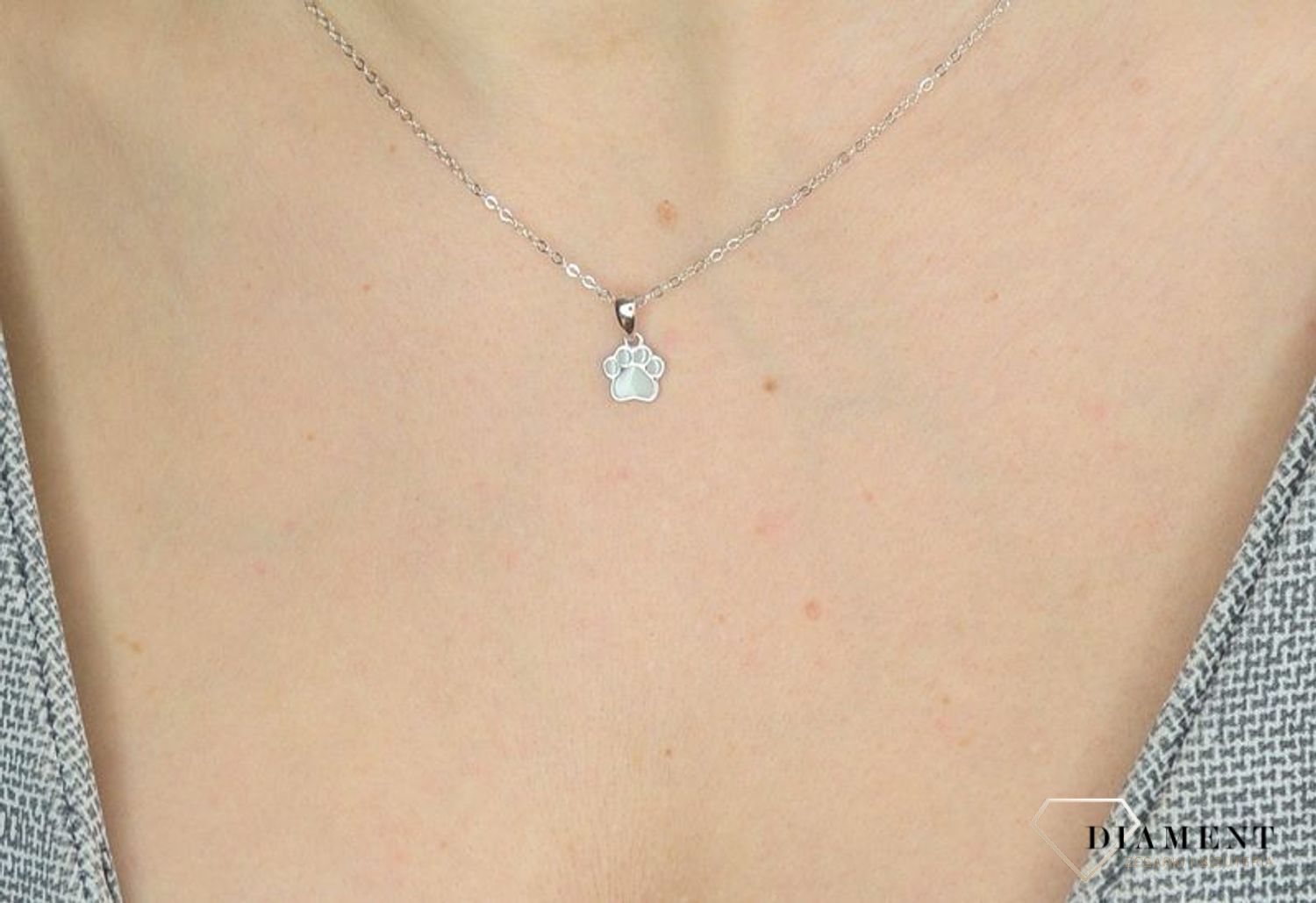 Srebrny naszyjnik dla dziewczynki łapka zwierzaka ....jpg