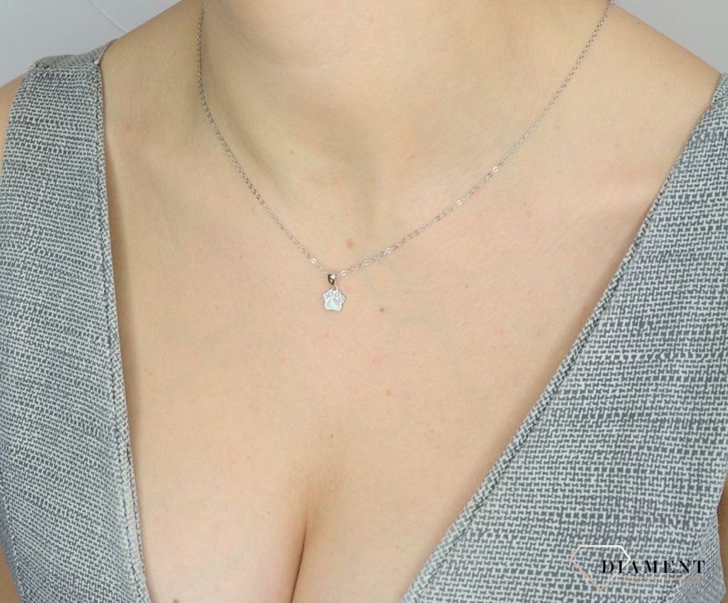 Srebrny naszyjnik dla dziewczynki łapka zwierzaka ....jpg