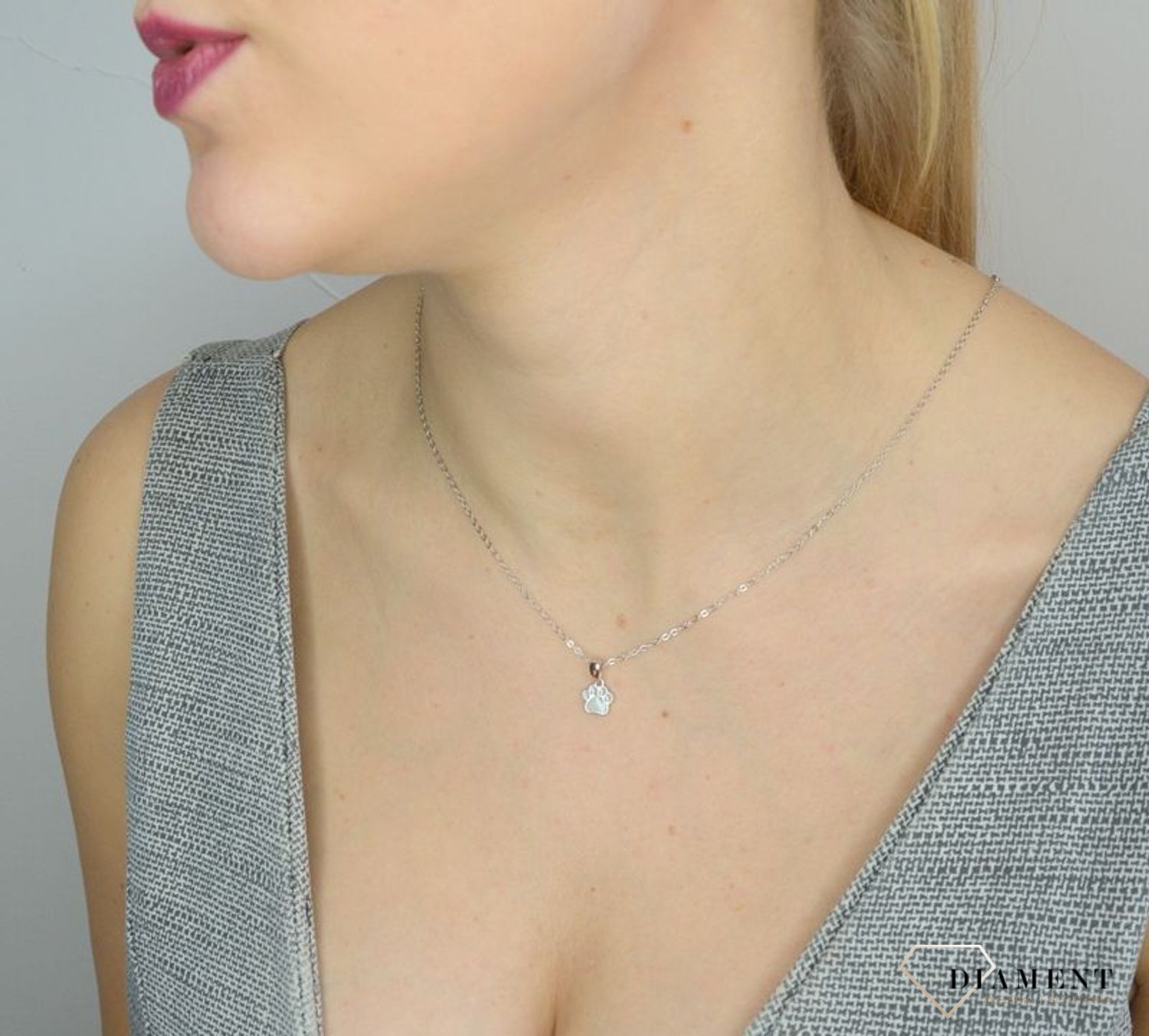 Srebrny naszyjnik dla dziewczynki łapka zwierzaka ....jpg