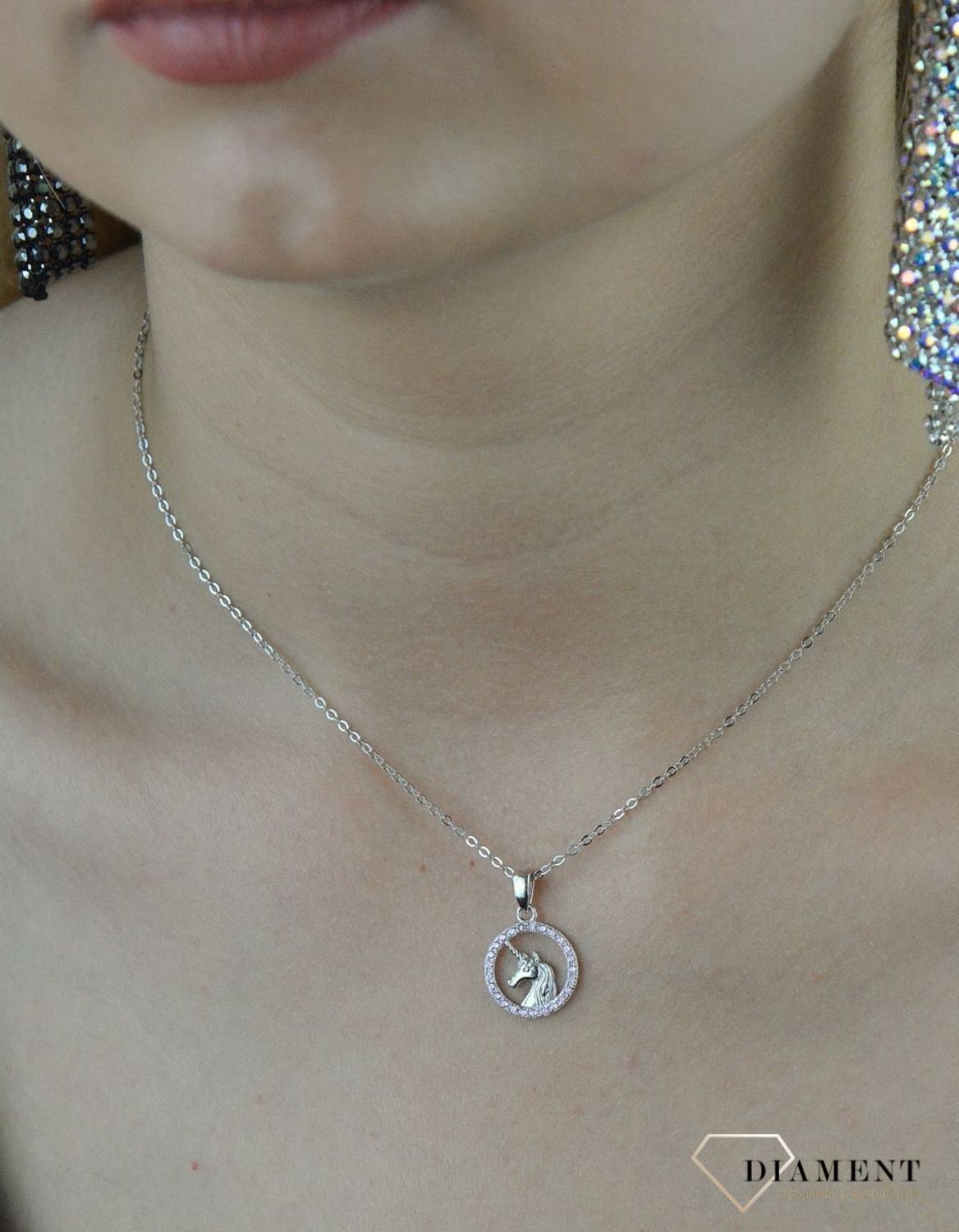 Srebrny naszyjnik dla dziecka 'Jednorożec otoczony różowymi cyrkoniami' JMAD0028PN38.jpg