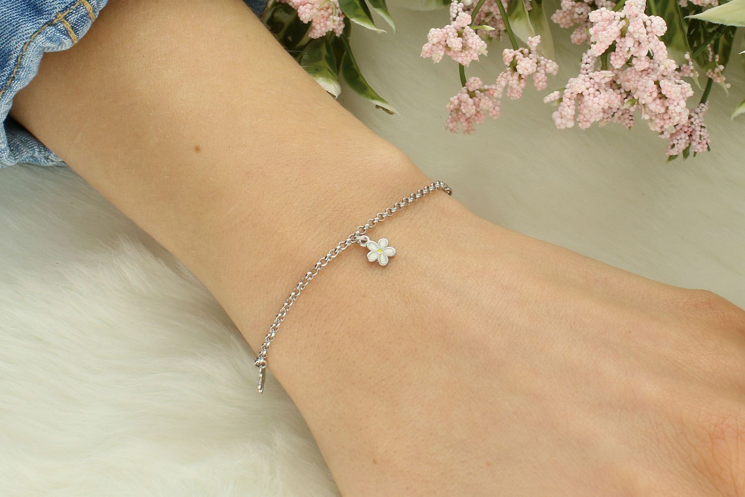 Bransoletka srebrna dziecięca próba 925, białe kwiatki JMAD0046WB.jpg