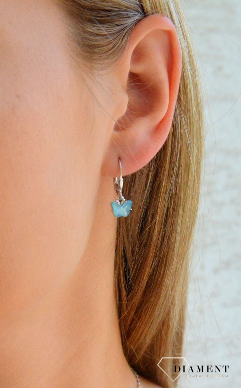 Srebrne kolczyki dziecięce 925 błyszczące niebieskie motylki zapięcie angielskie JMAD0050AE00. Kolczyki dziecięce. Srebrne kolczyki dla dziewczynki. Kolczyki srebrne z motylkiem. Kolczyki srebrne na prezent dla dziew.jpg
