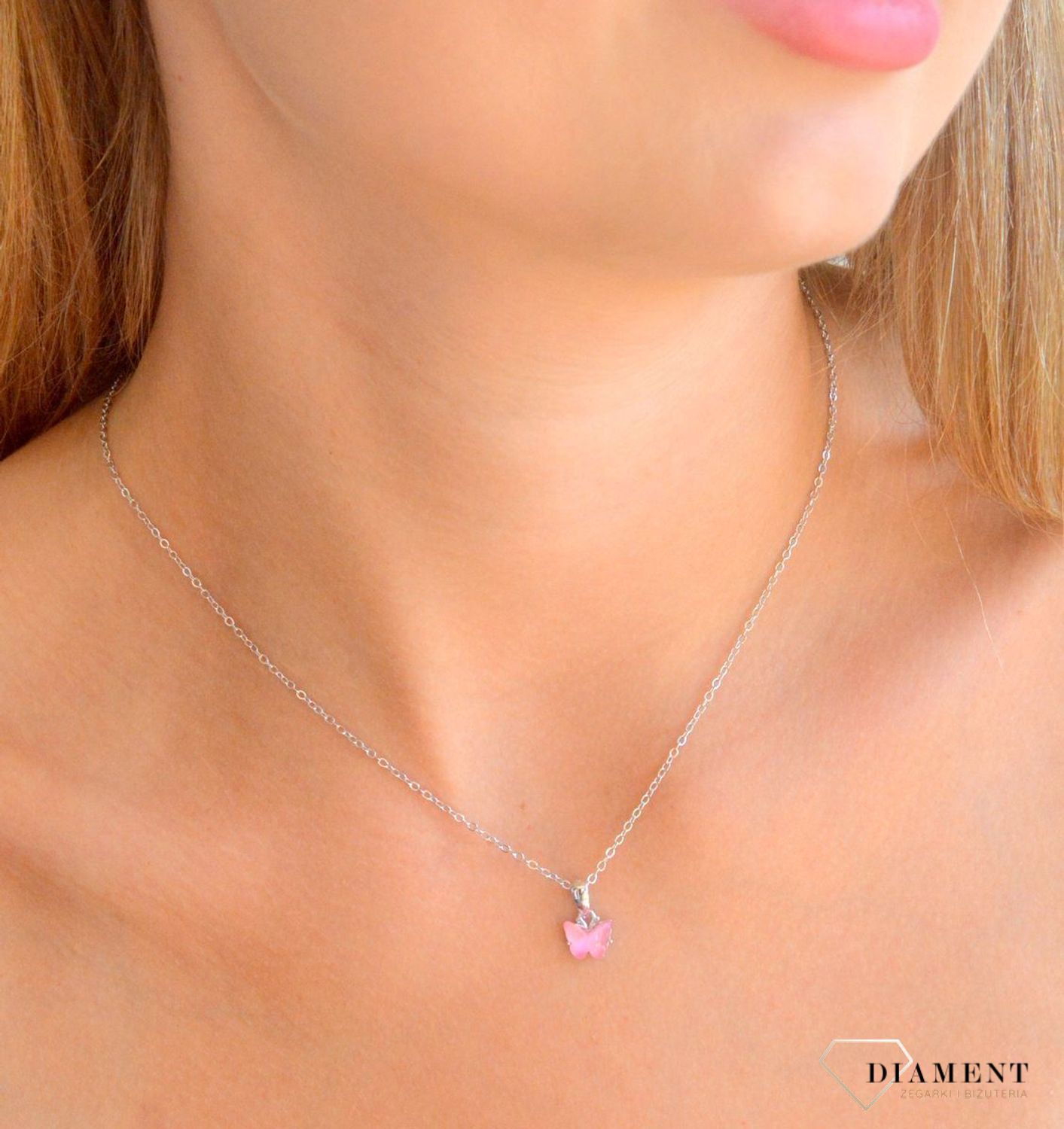 Naszyjnik srebrny różowy błyszczący motylek JMAD0050PN38.jpg