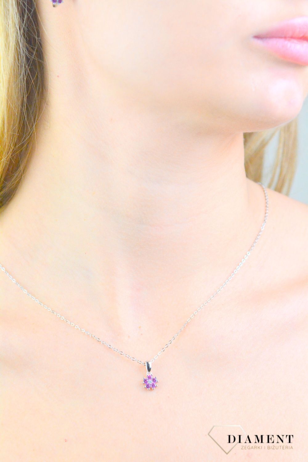 Naszyjnik srebrny kwiat z białymi i różowymi cyrkoniami próba 925, JMAD0055PN Naszyjnik wykonany z najwyższej jakości srebra. Idealny pomysł na prezent dla każdej kobiety..jpg