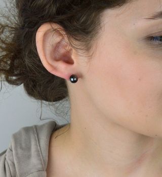 MINET Kolczyki srebrne czarne KULKI 8 mm – eleganckie, minimalistyczne kolczyki sztyfty z czarnym rodowaniem. Idealne do codziennego noszenia, lekkie i trwałe. Zamów teraz! (2).JPG