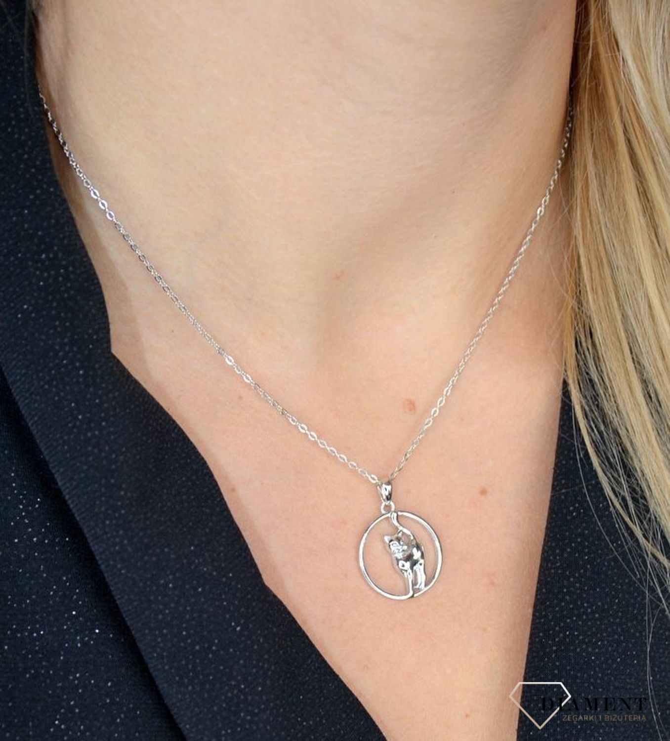 Srebrny naszyjnik dla kociary 'Srebrny kotek' JMAN0036CN42.jpg