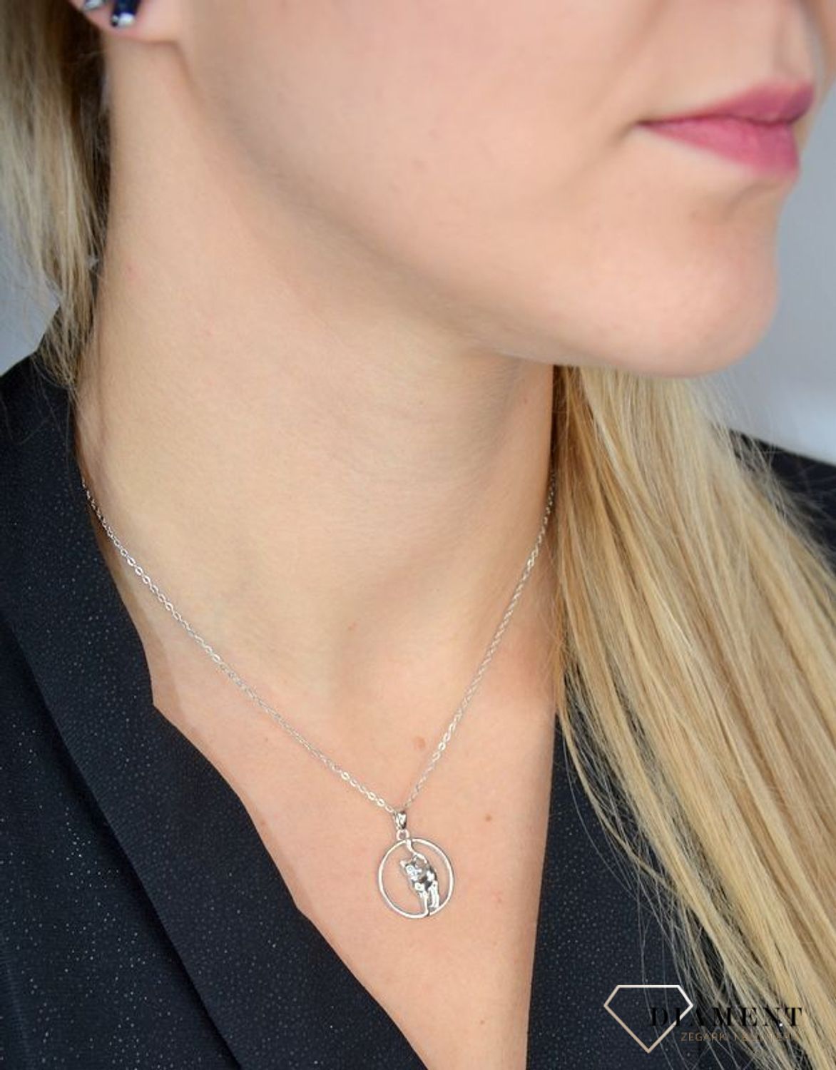 Srebrny naszyjnik dla kociary 'Srebrny kotek' JMAN0036CN42.jpg